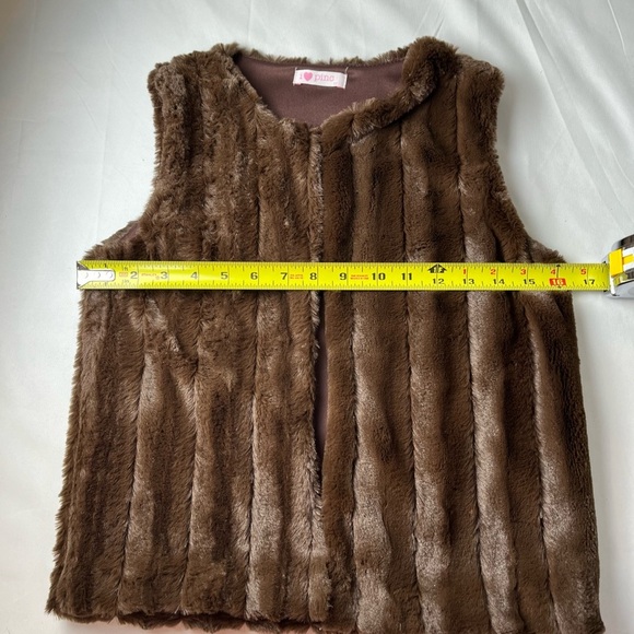 Macy's Girls Brown Faux Fur Vest - Size Large - Picture 2 of 9